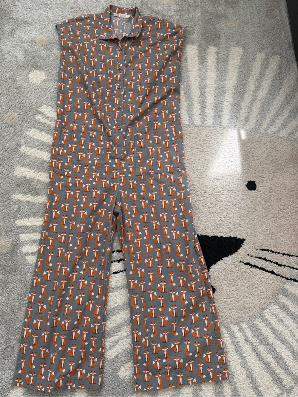 Sleeveless Gray Jumpsuit with Orange Fox Print